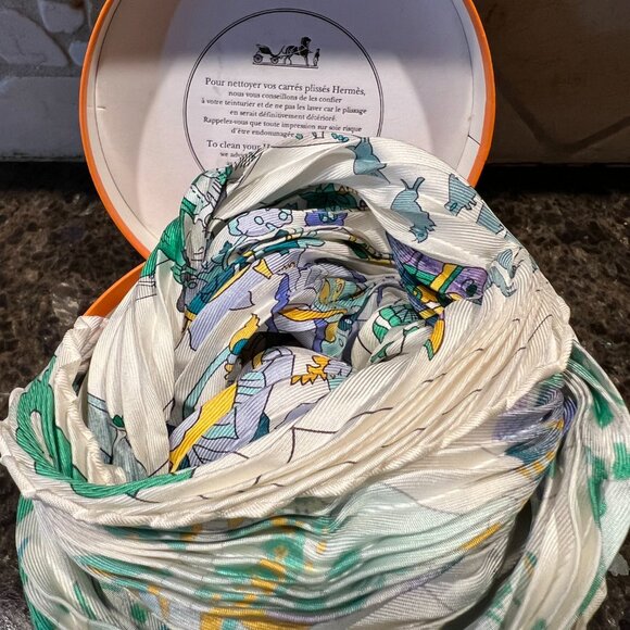 Hermes Fantaisies Indiennes Silk Plisse Scarf Loic Dubigeon 1986 VIntage Ivory - Picture 3 of 16